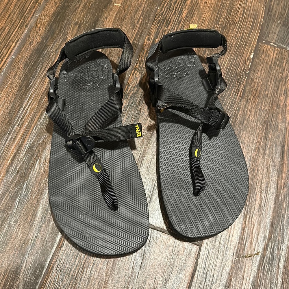 Luna sandals